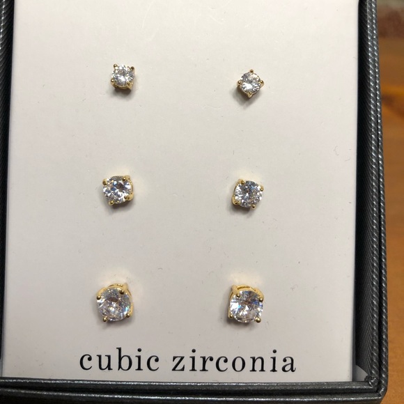 14k Gold Stud earrings with Cubic Zirconia - Picture 4 of 6
